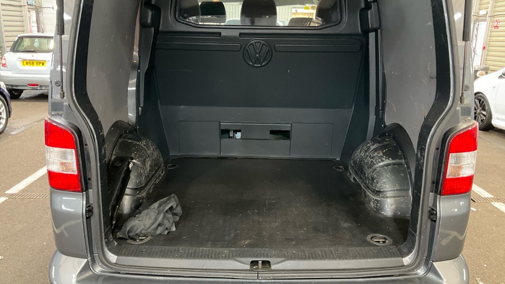 Used Volkswagen Transporter 2014 for sale - 76568220: Photo 6