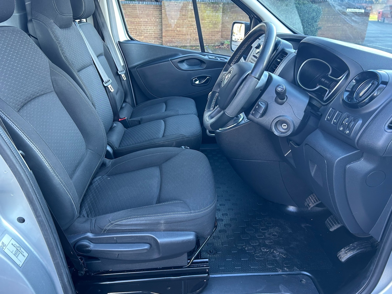 Used Vauxhall Vivaro 2019 for sale - 77350748: Photo 2