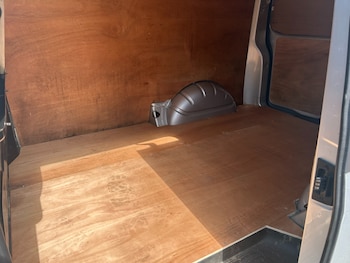 Used Volkswagen Transporter 2018 for sale - 78733419: Photo