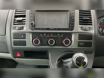 Used Volkswagen Transporter 2015 for sale - 77679104: Photo