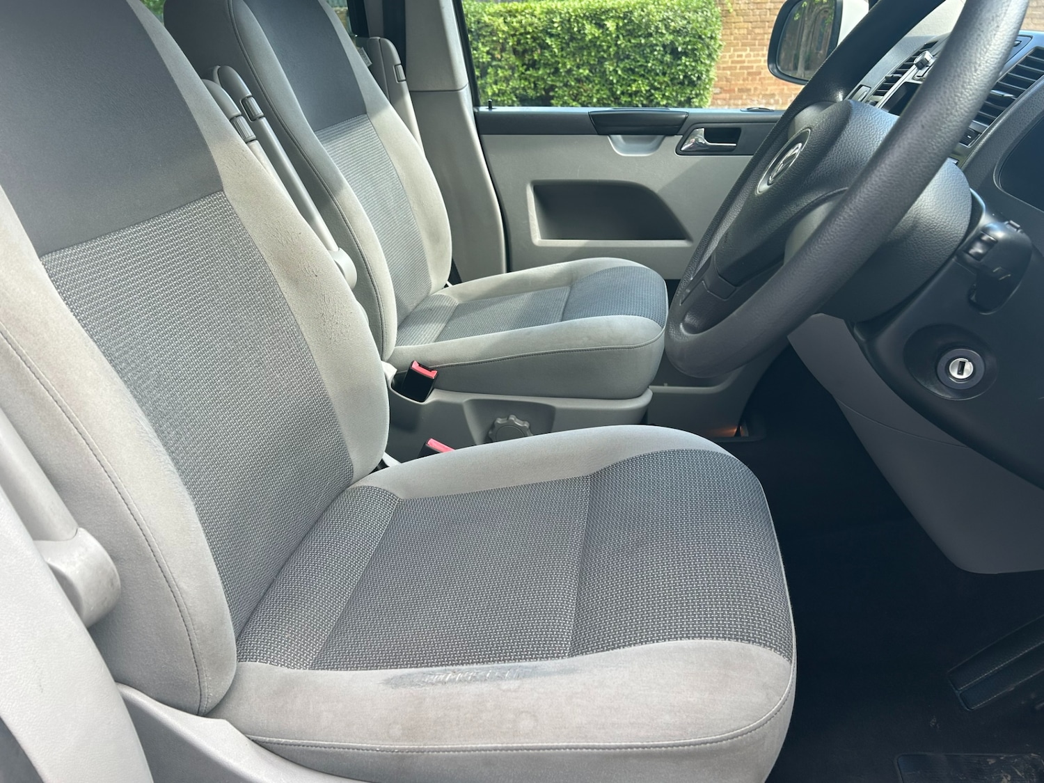 Used Volkswagen Transporter Shuttle 2013 for sale - 75794927: Photo 2