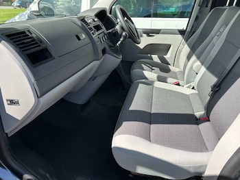 Used Volkswagen Transporter 2015 for sale - 75820923: Photo