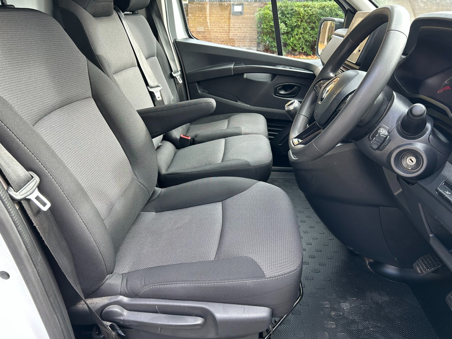 Used Renault Trafic 2023 for sale - 76243056: Photo 2