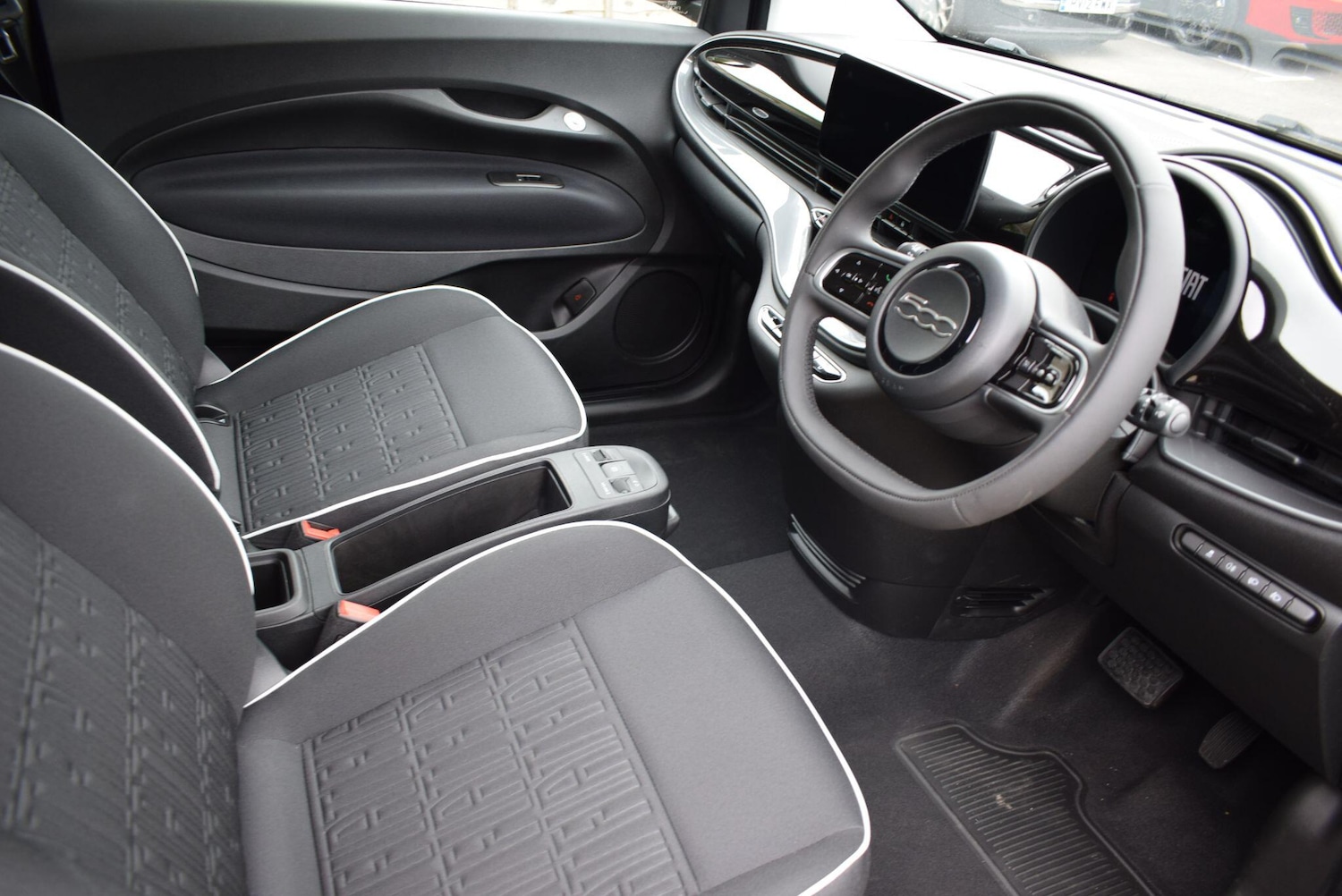 Used Fiat 500e 2025 for sale - 76283745: Photo 7