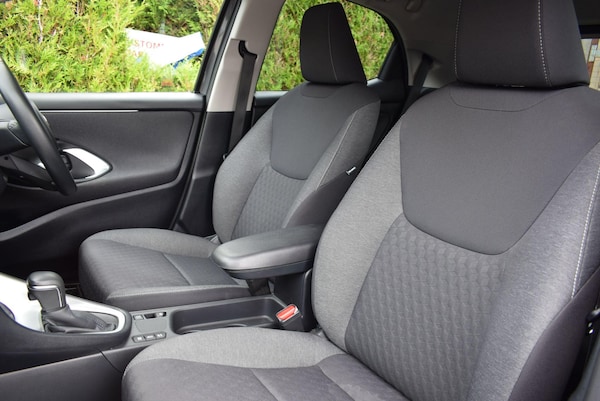 Used Toyota Yaris 2022 for sale - 76201247: Photo 2