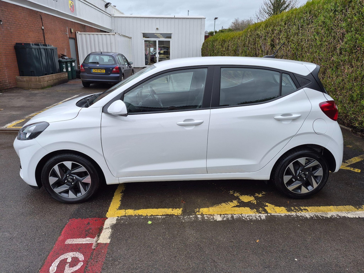 Used Hyundai i10 2023 for sale - 76865846: Photo 4