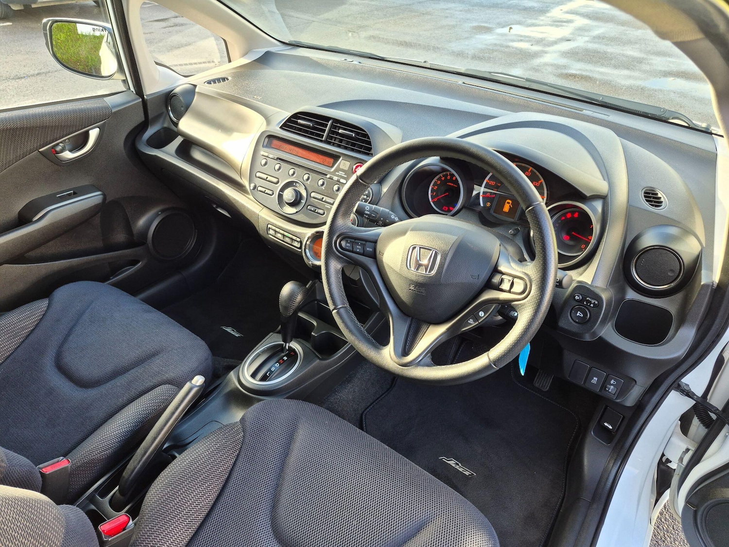 Used Honda Jazz 2014 for sale - 76742597: Photo 10