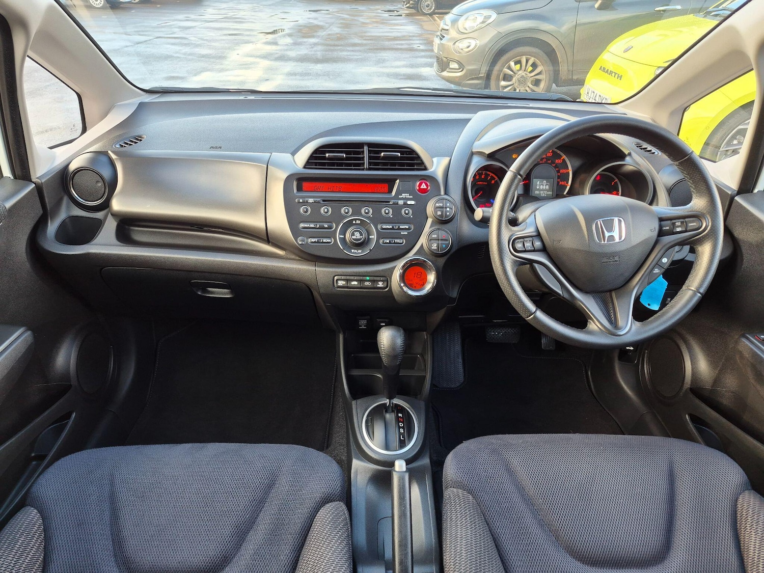 Used Honda Jazz 2014 for sale - 76742597: Photo 16