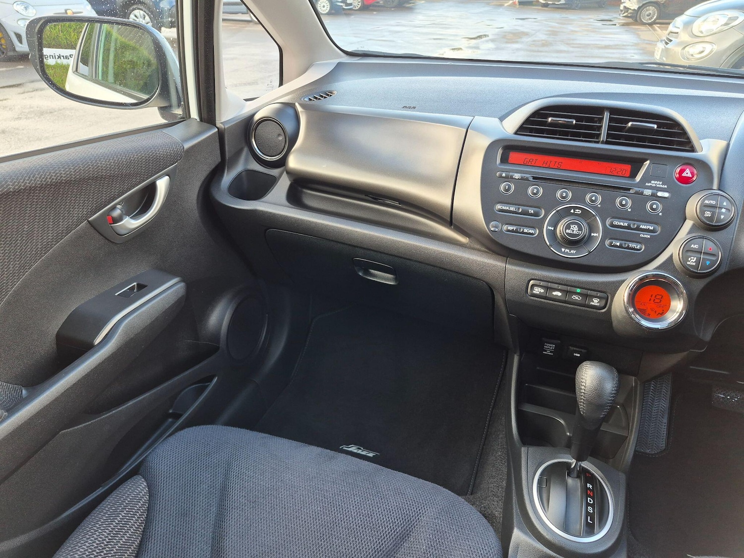 Used Honda Jazz 2014 for sale - 76742597: Photo 17