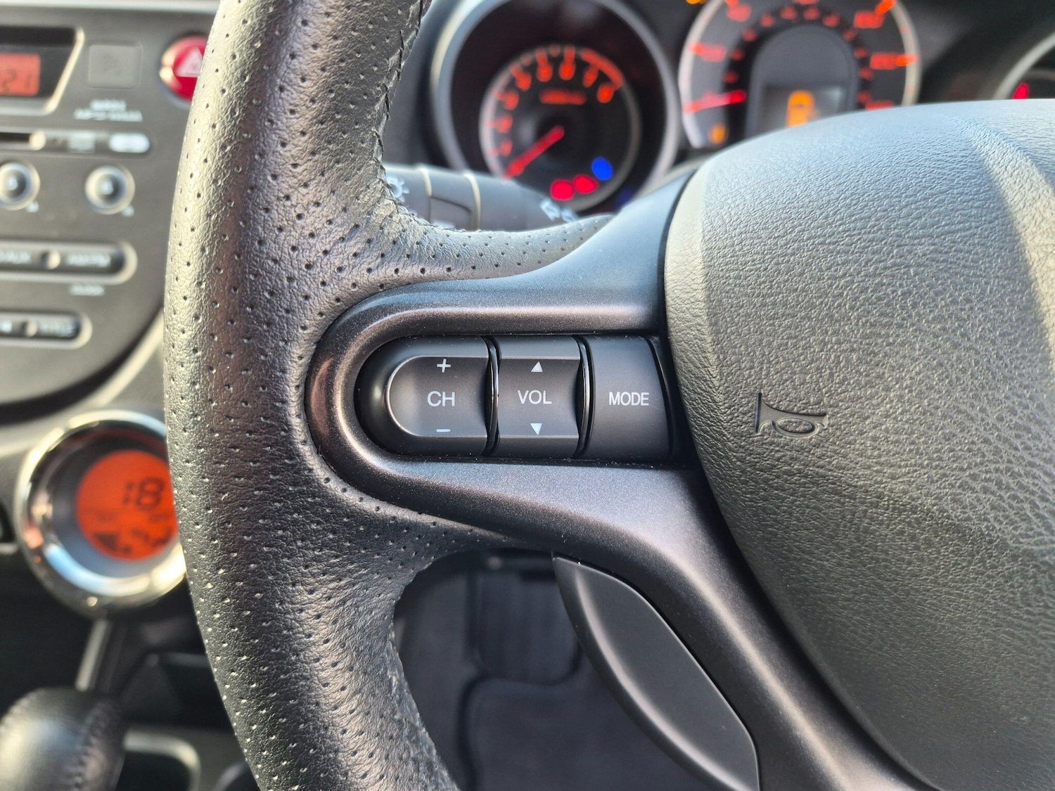 Used Honda Jazz 2014 for sale - 76742597: Photo 21