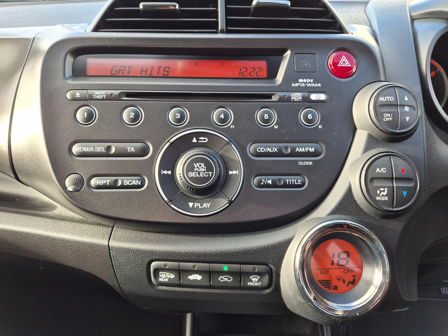 Used Honda Jazz 2014 for sale - 76742597: Photo 24