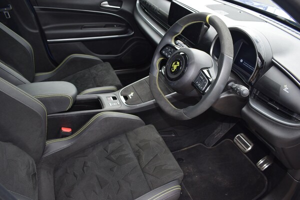 Used Abarth 600e 2025 for sale - 75109878: Photo 13