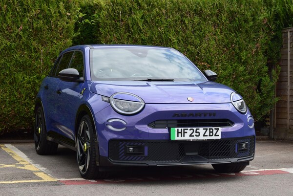 Used Abarth 600e 2025 for sale - 75109878: Photo 1