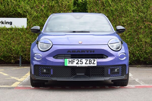 Used Abarth 600e 2025 for sale - 75109878: Photo 6