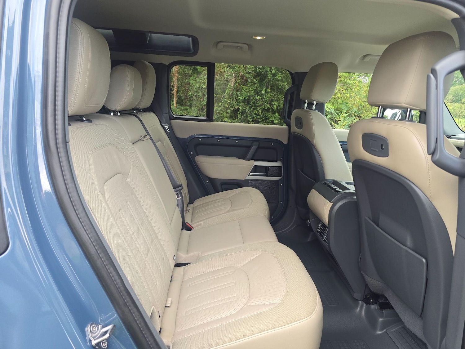 Used Land Rover Defender 110 for sale - 76013552: Photo 15