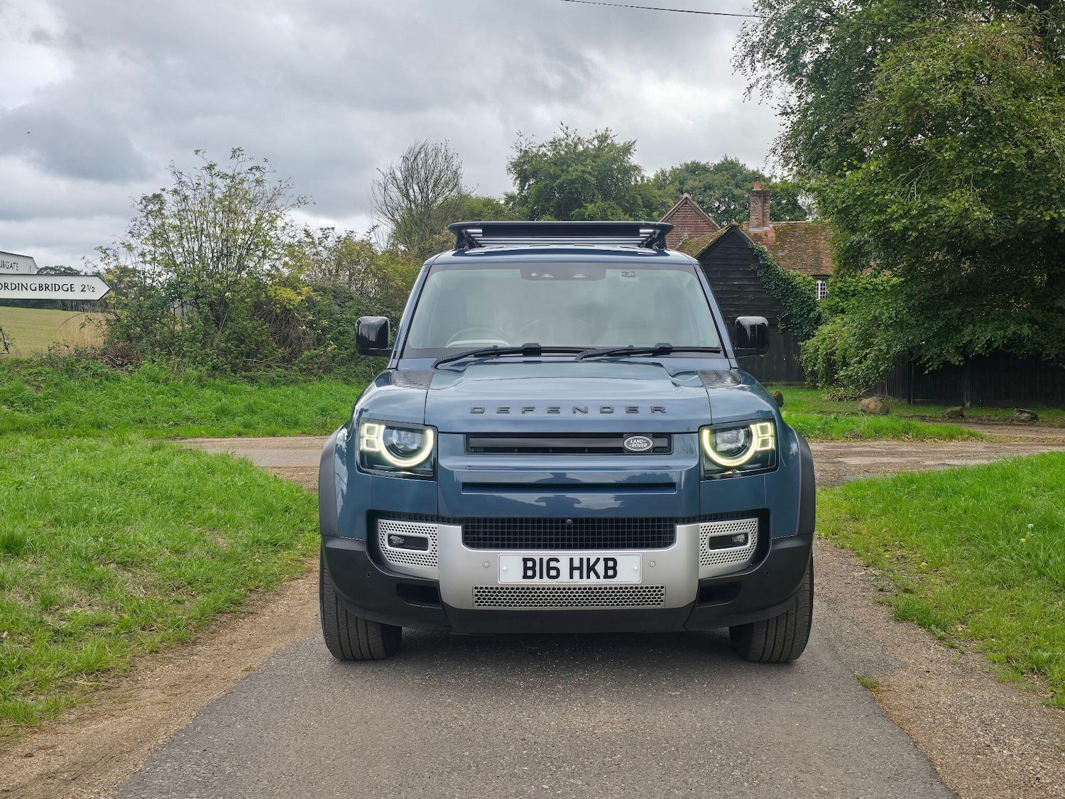 Used Land Rover Defender 110 for sale - 76013552: Photo 2