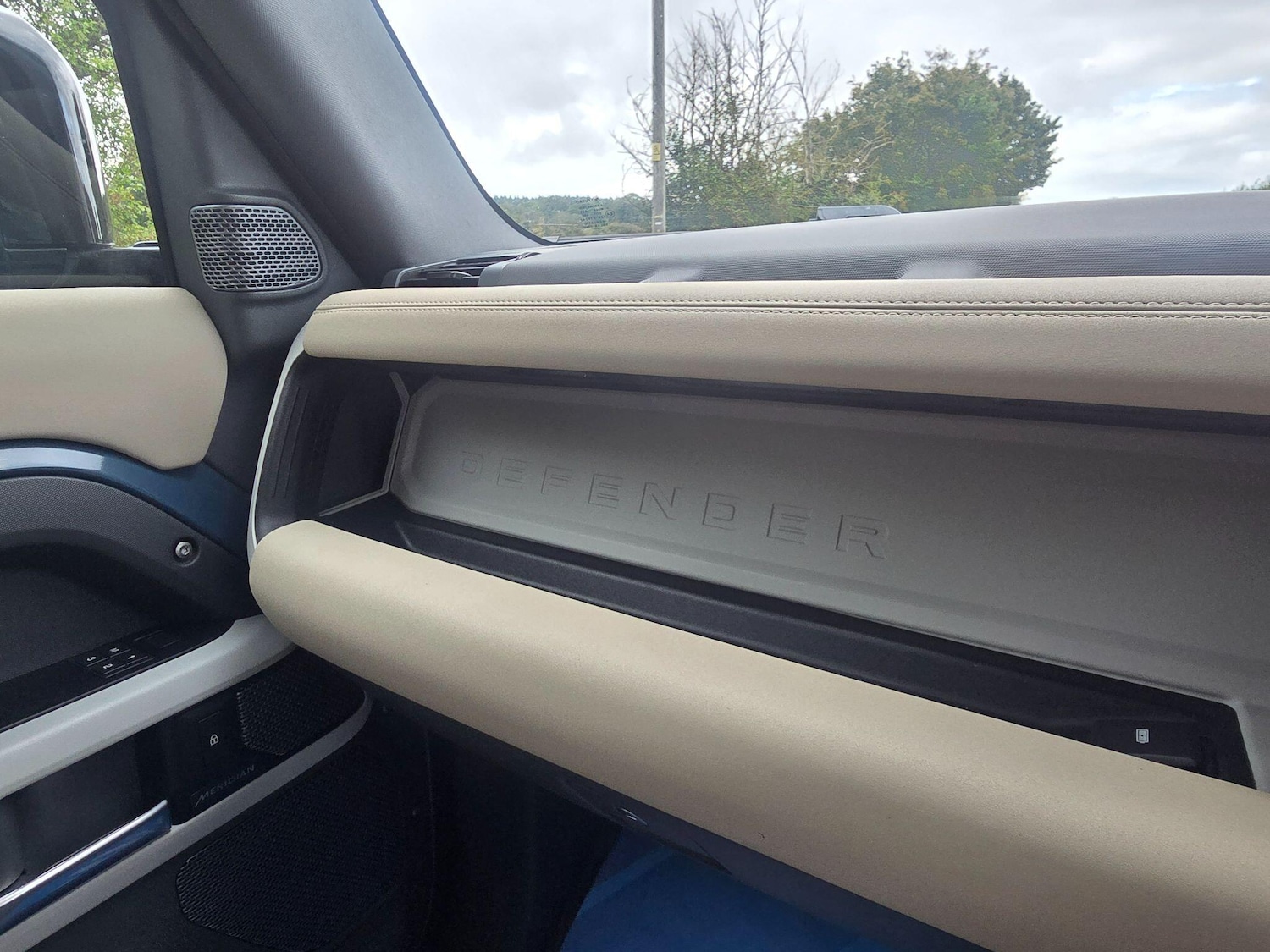 Used Land Rover Defender 110 for sale - 76013552: Photo 20