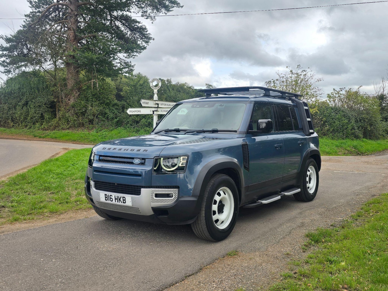 Used Land Rover Defender 110 for sale - 76013552: Photo 3