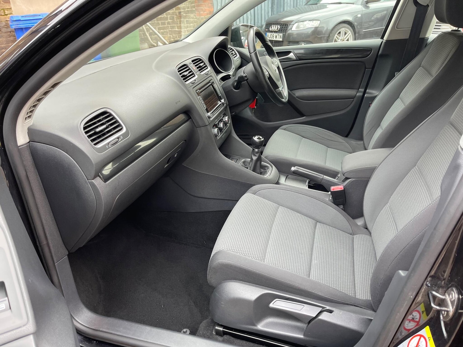 Used Volkswagen Golf 2010 for sale - 78014937: Photo 21