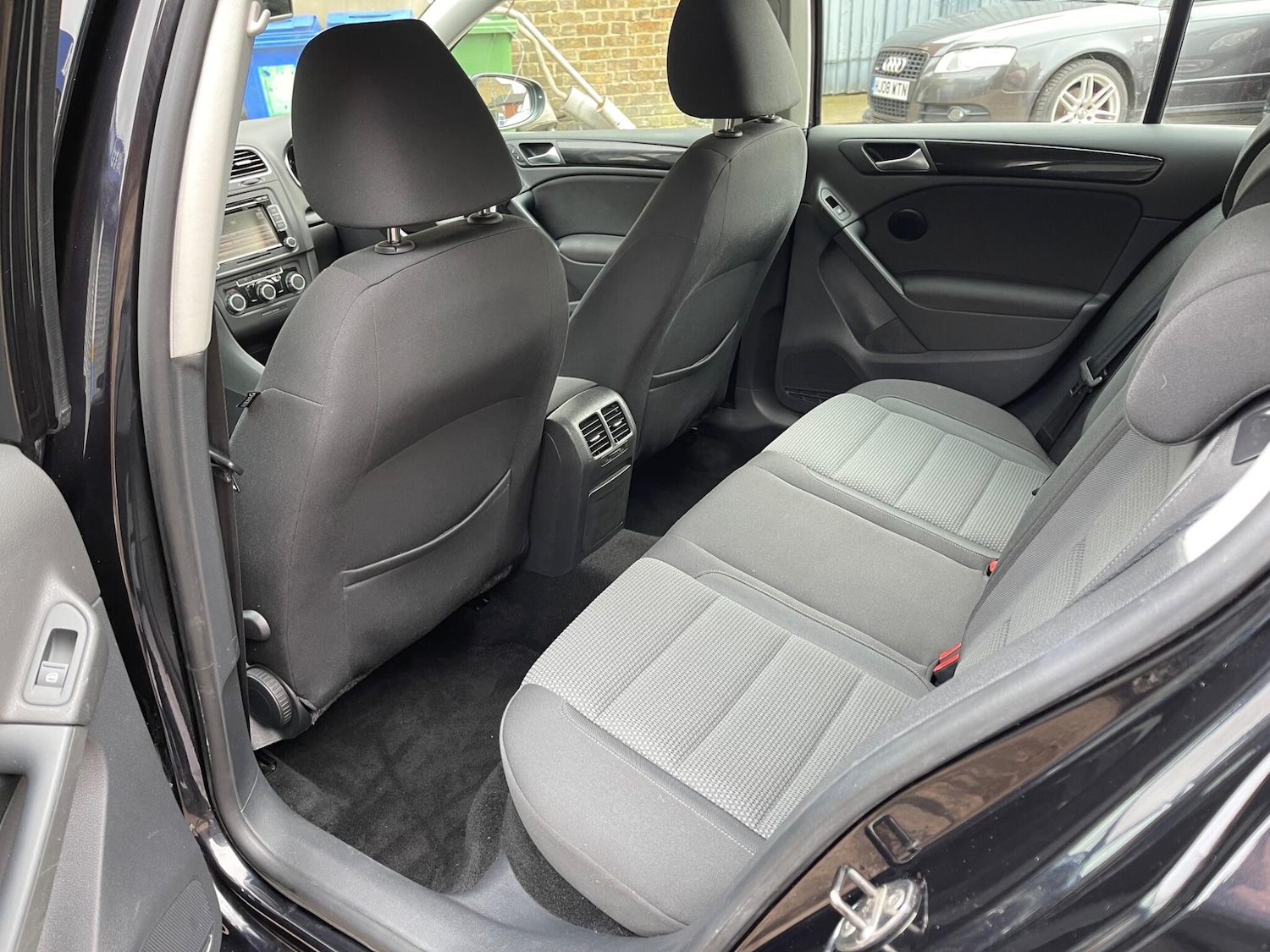 Used Volkswagen Golf 2010 for sale - 78014937: Photo 23