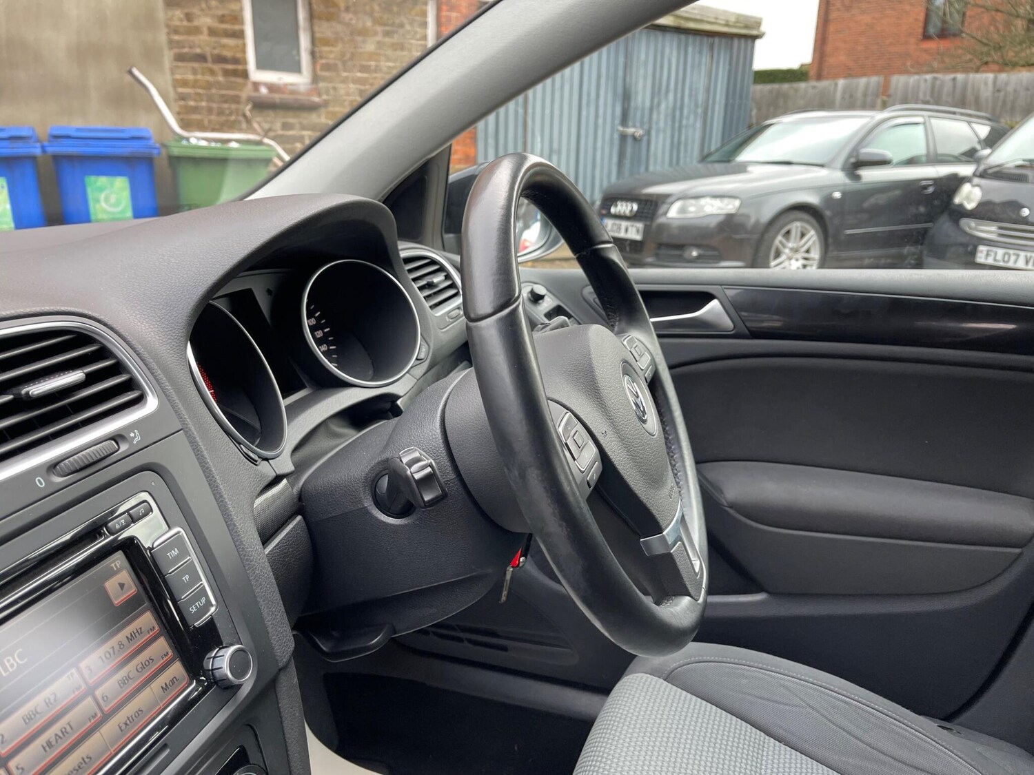 Used Volkswagen Golf 2010 for sale - 78014937: Photo 37