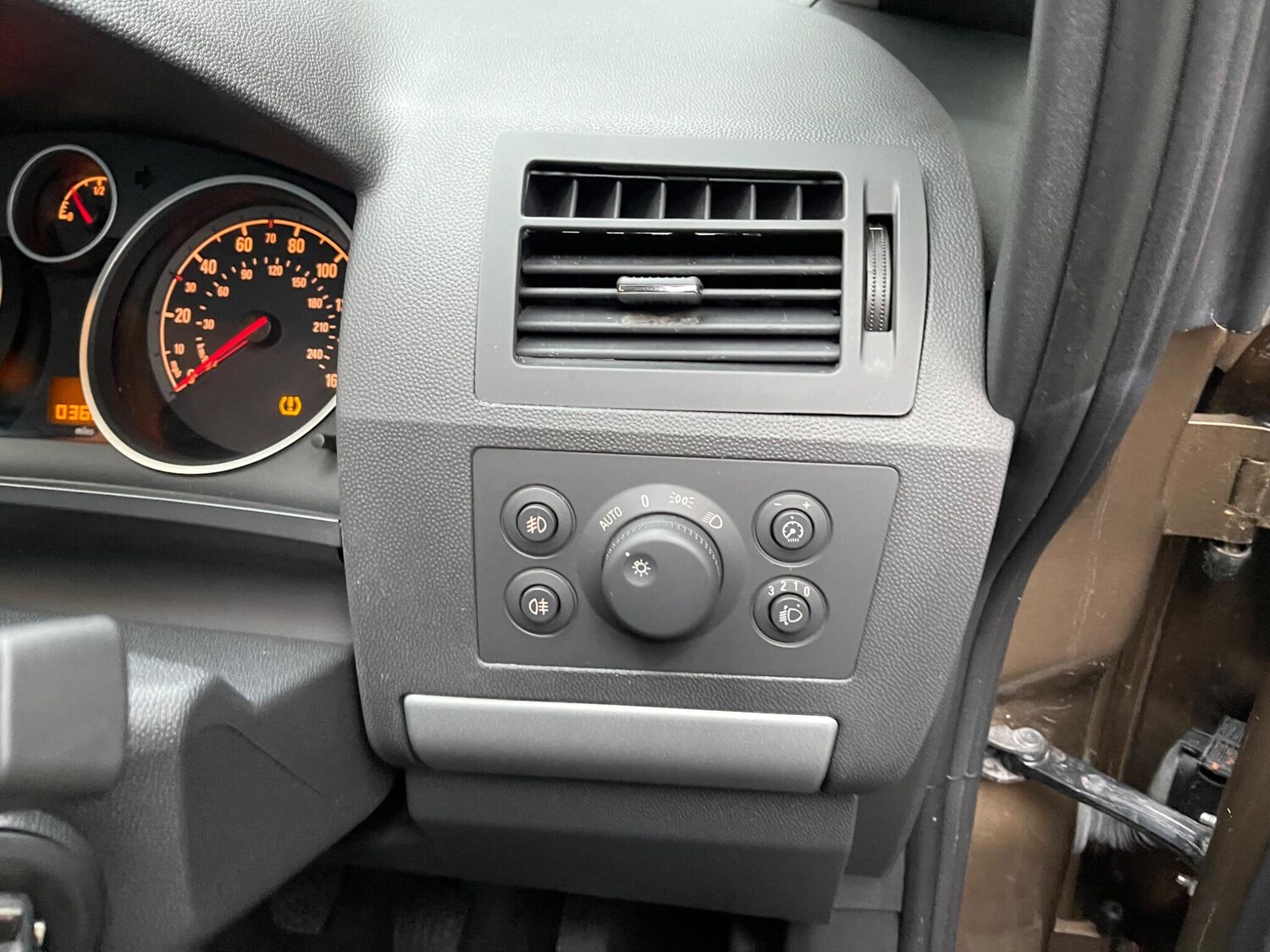 Used Vauxhall Zafira 2014 for sale - 78020293: Photo 30