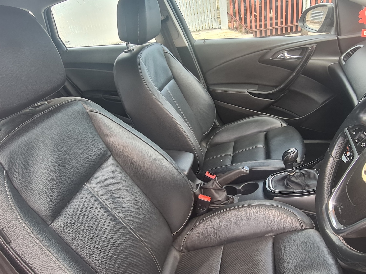 Used Vauxhall Astra 2015 for sale - 77567455: Photo 2