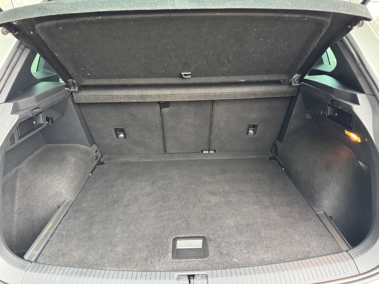 Used Volkswagen Tiguan for sale - 77242856: Photo 38