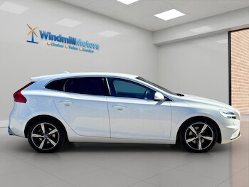 Used Volvo V40 2018 for sale - 78334718: Photo