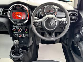 Used MINI Hatch 2019 for sale - 79565573: Photo