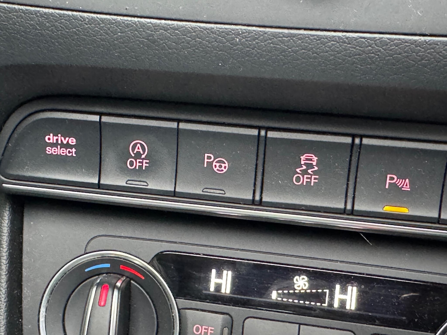 Used Audi Q3 2017 for sale - 77305998: Photo 32