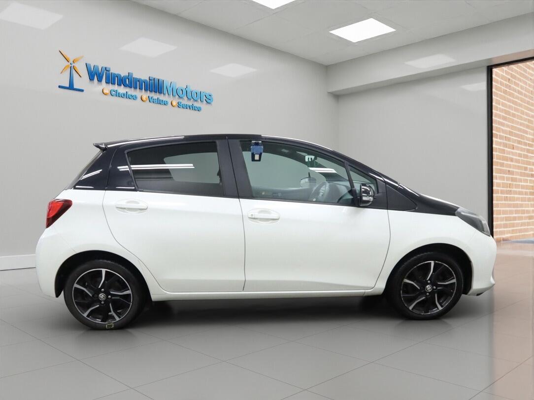 Used Toyota Yaris 2016 for sale - 77704840: Photo 2