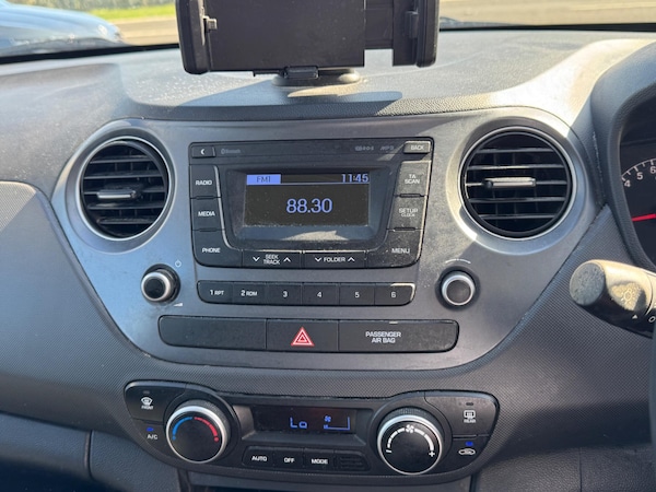 Used Hyundai i10 2017 for sale - 76314559: Photo 11