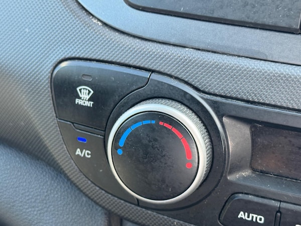 Used Hyundai i10 2017 for sale - 76314559: Photo 17