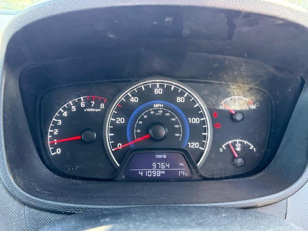 Used Hyundai i10 2017 for sale - 76314559: Photo 23