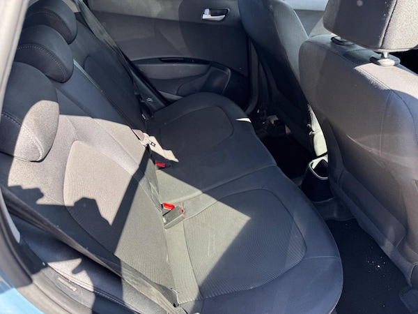Used Hyundai i10 2017 for sale - 76314559: Photo 24