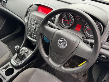 Used Vauxhall Astra 2010 for sale - 77315224: Photo