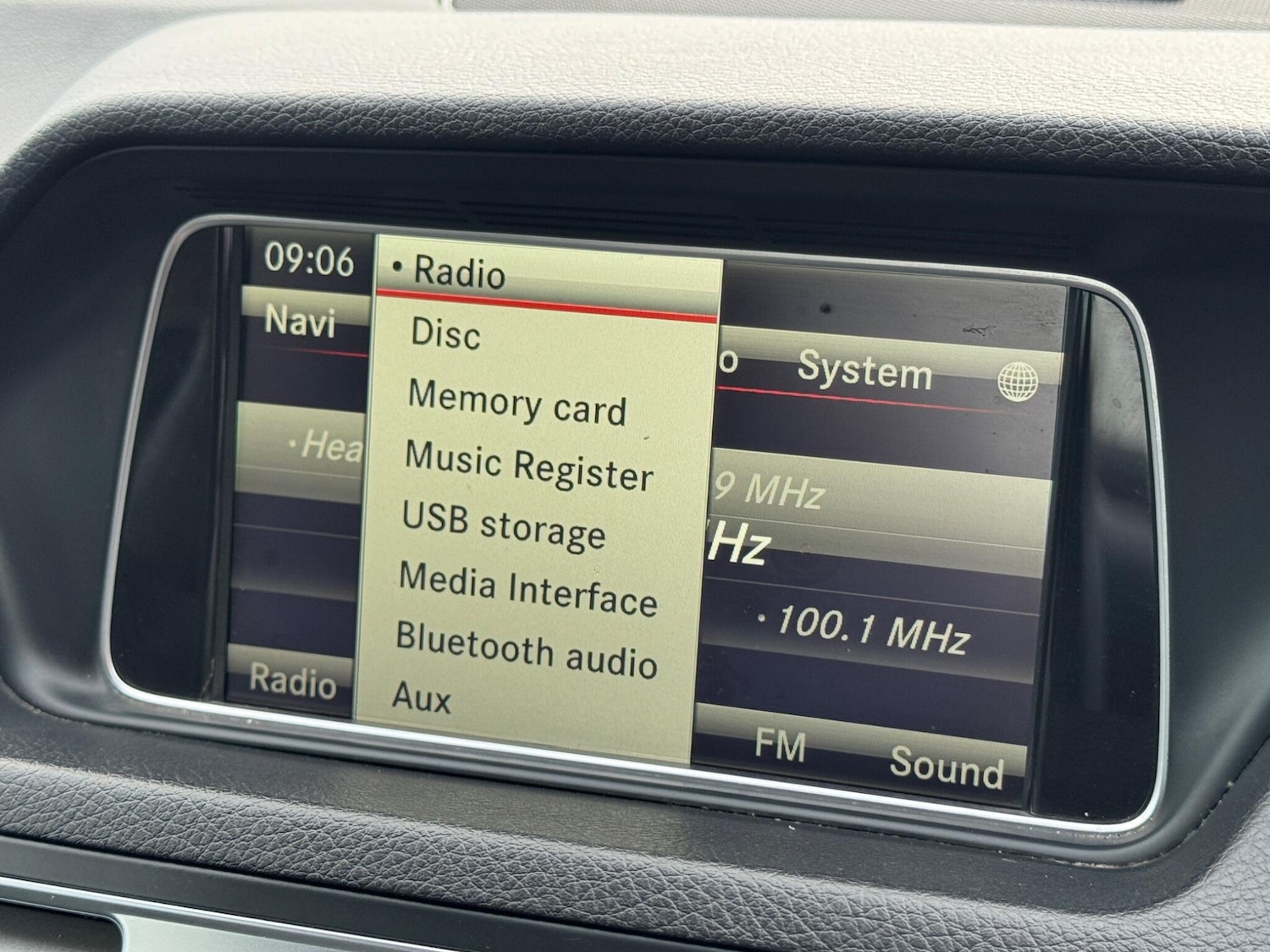 Used Mercedes-Benz E Class 2014 for sale - 77696398: Photo 16