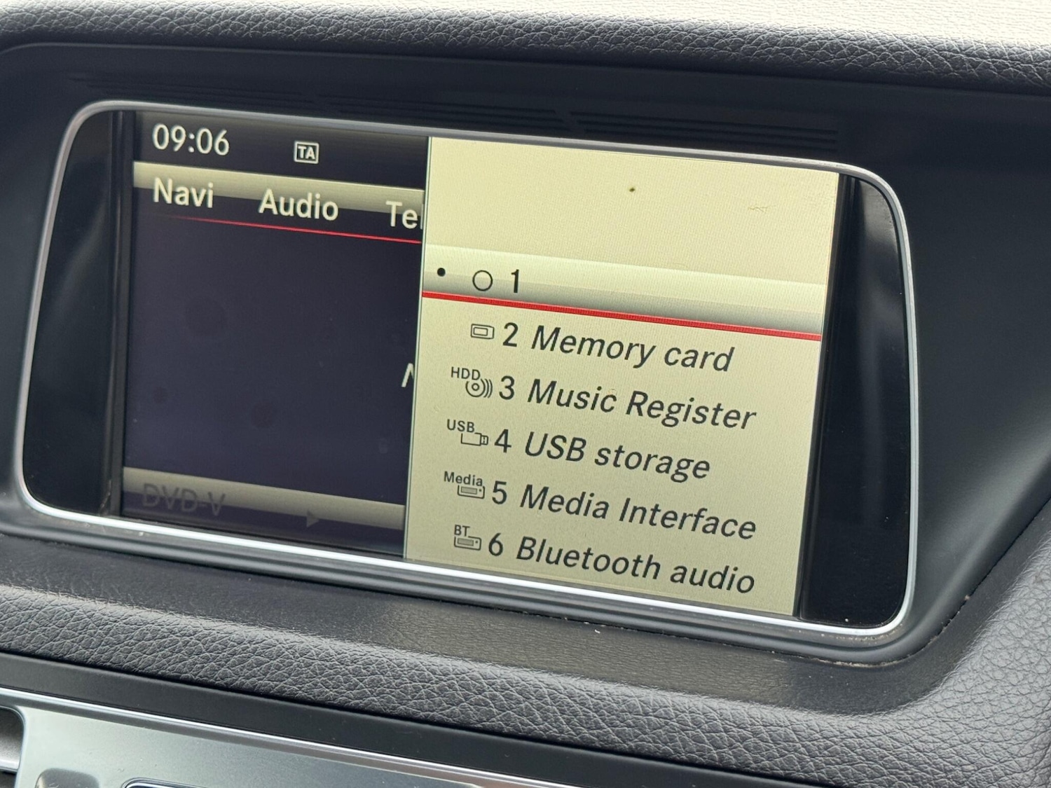 Used Mercedes-Benz E Class 2014 for sale - 77696398: Photo 19