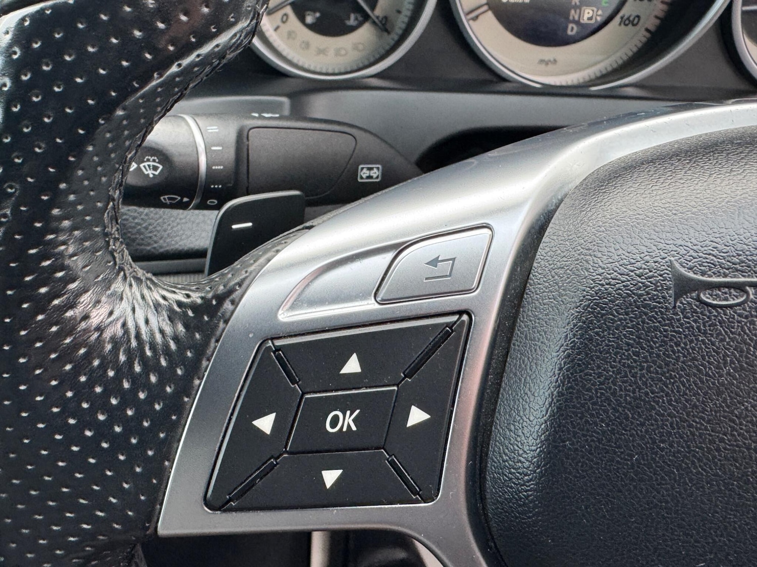 Used Mercedes-Benz E Class 2014 for sale - 77696398: Photo 34