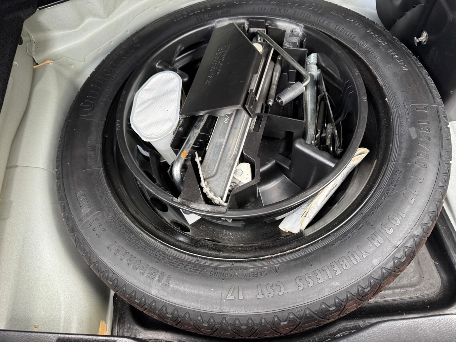 Used Mercedes-Benz E Class 2014 for sale - 77696398: Photo 48