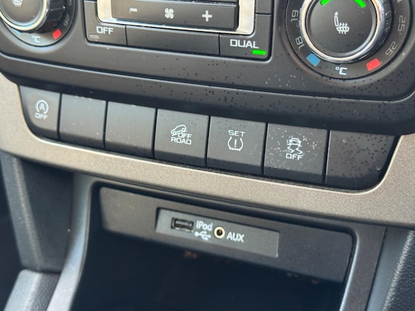 Used Skoda Yeti 2015 for sale - 76318222: Photo 21
