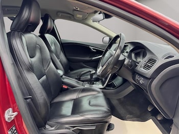 Used Volvo V40 2015 for sale - 79039157: Photo