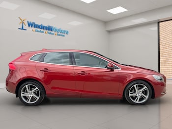 Used Volvo V40 2015 for sale - 79039157: Photo