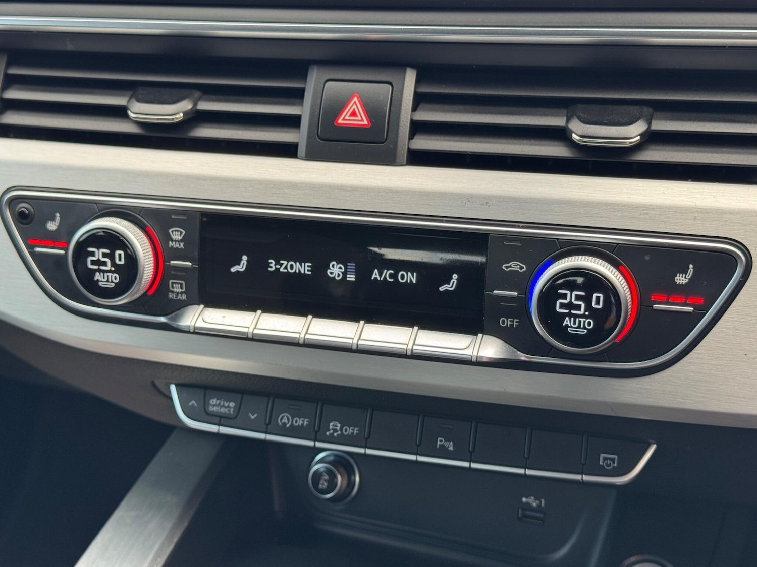 Used Audi A4 Avant 2018 for sale - 75884495: Photo 30