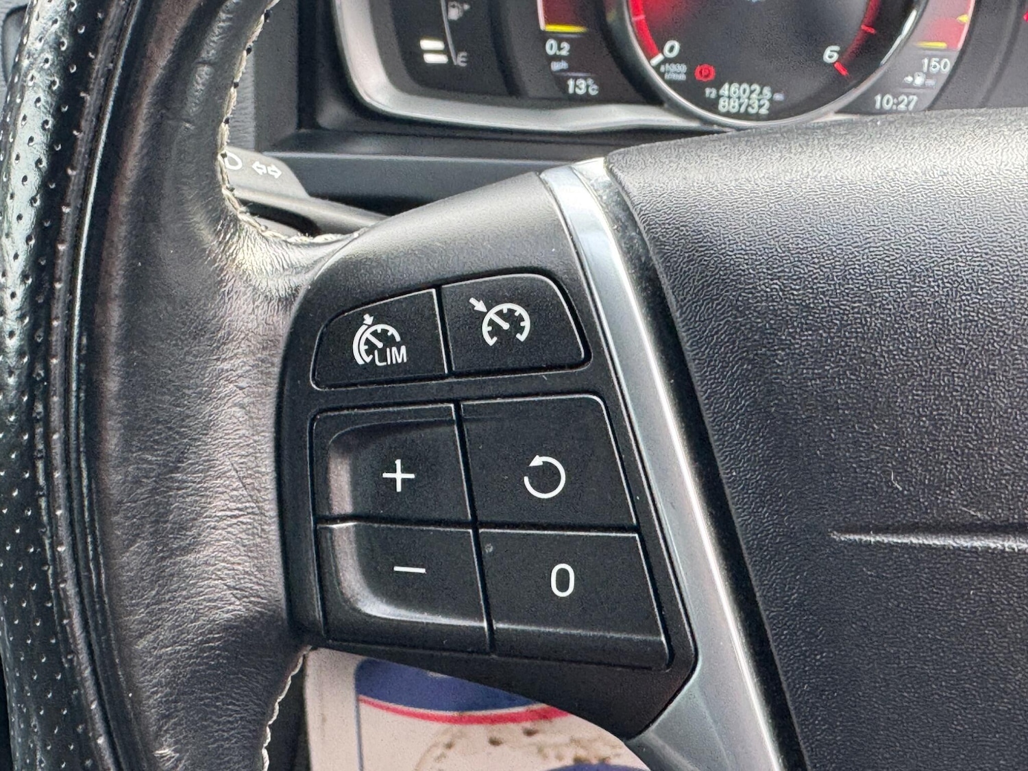 Used Volvo S60 2015 for sale - 76952380: Photo 25