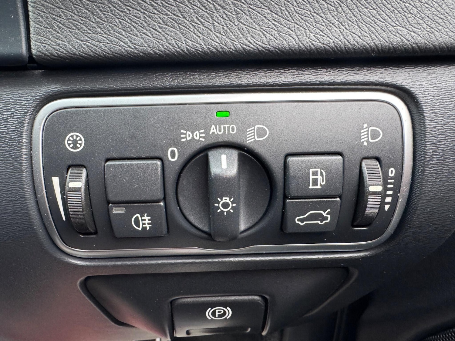 Used Volvo S60 2015 for sale - 76952380: Photo 27