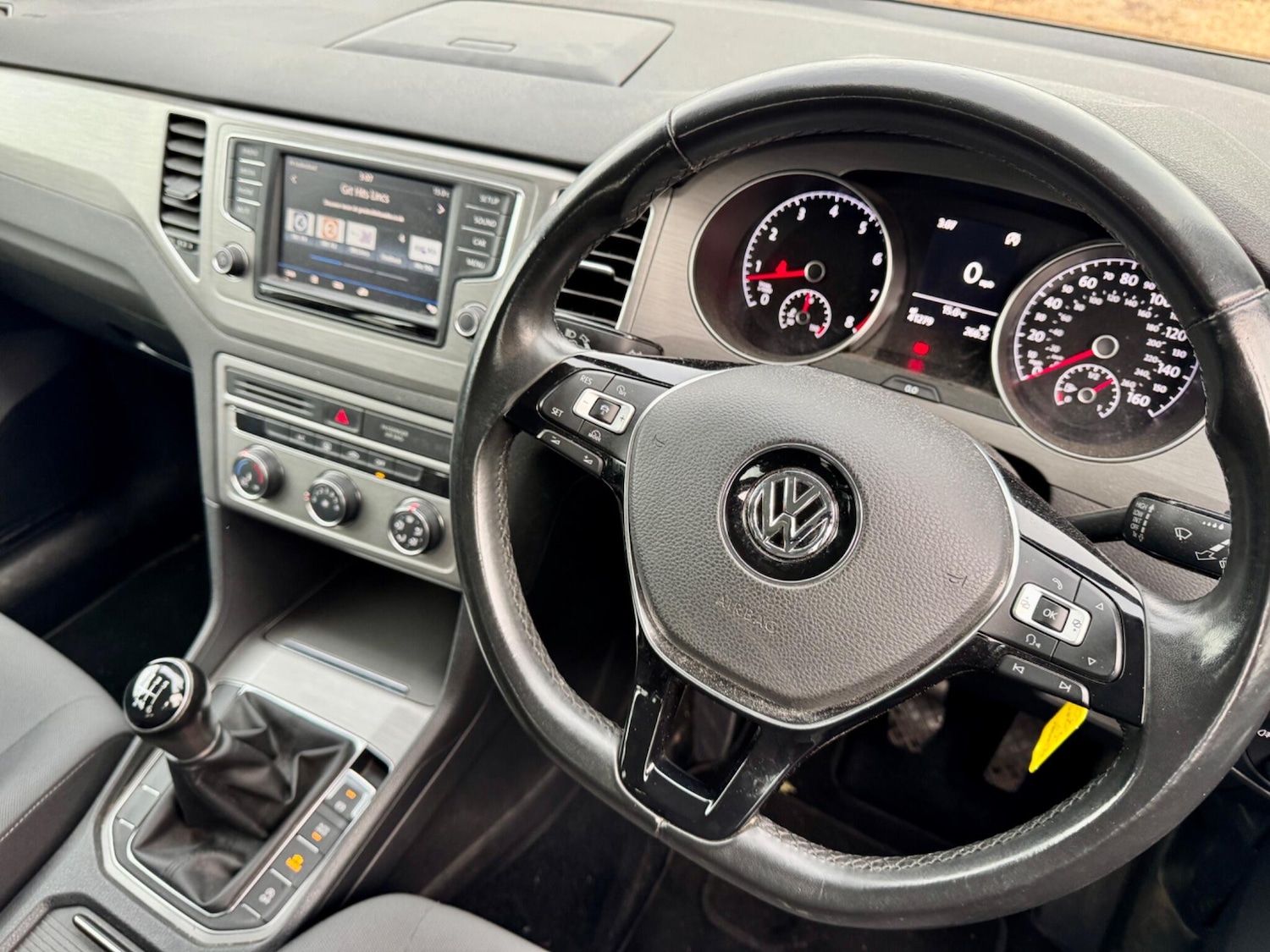 Used Volkswagen Golf SV 2016 for sale - 76689932: Photo 2