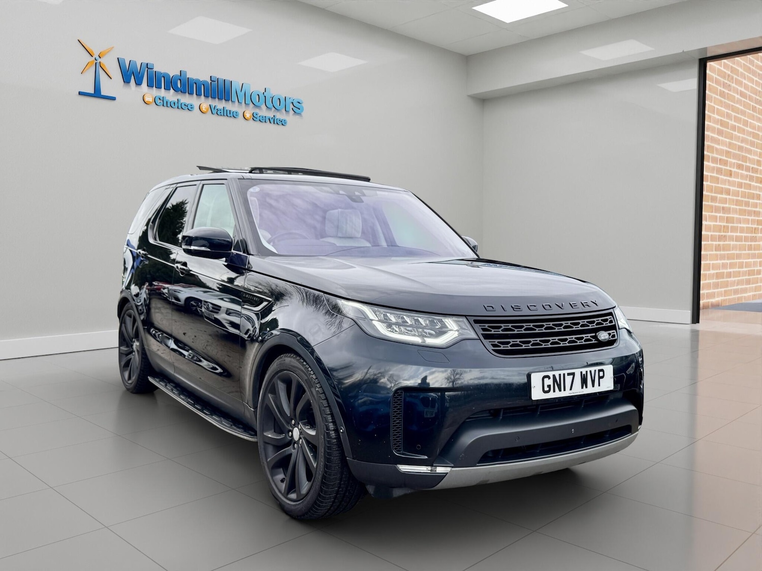 Used Land Rover Discovery 2017 for sale - 76729060: Photo 1