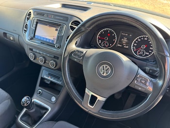 Used Volkswagen Tiguan 2016 for sale - 76189340: Photo 2
